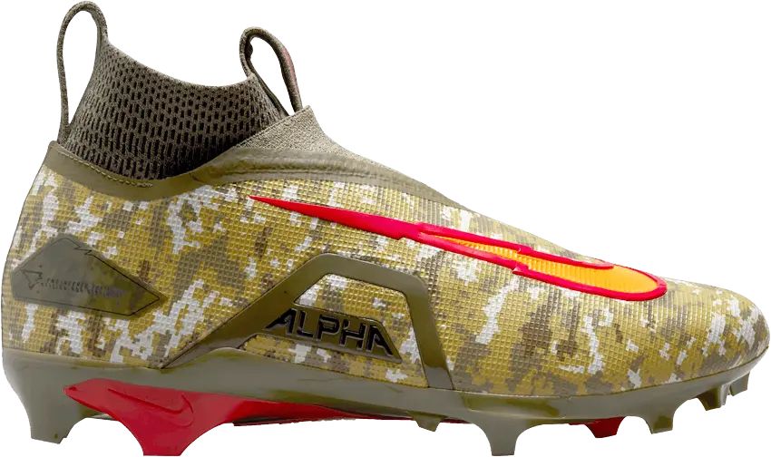  Nike Travis Kelce x Alpha Menace Elite 3 &#039;Digital Camo&#039;