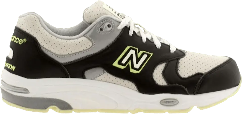  New Balance Barneys New York x 1700 &#039;Glow In The Dark&#039;