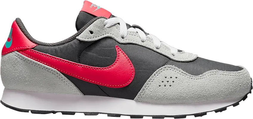  Nike MD Valiant GS &#039;Medium Ash Siren Red&#039;