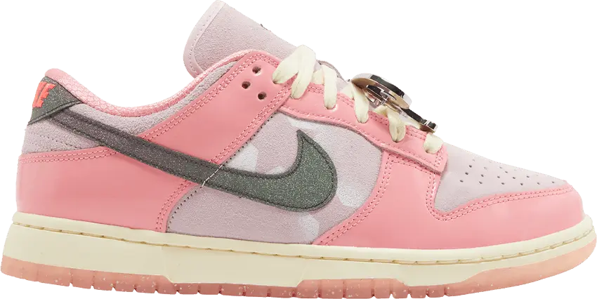  Nike Dunk Low LX Barbie (Women&#039;s)